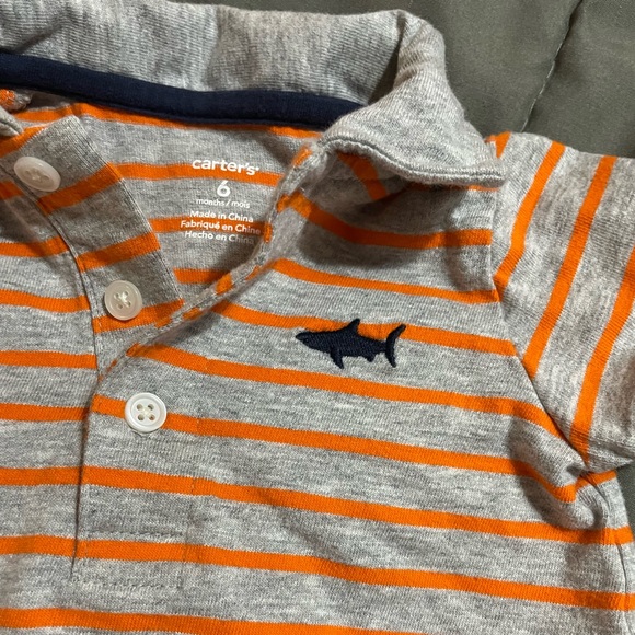 ⭐️4/$20⭐️ Carter’s Striped Shark Romper - Picture 3 of 4